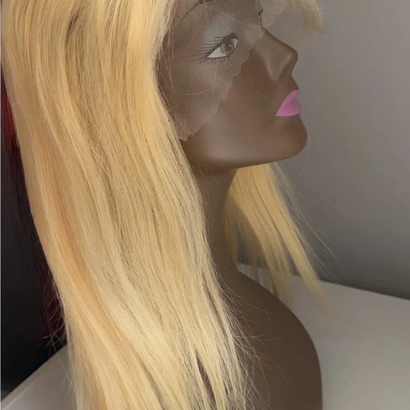 30” 613 Blonde Straight Wig – 13x6 HD Lace | 100% Human Hair - Picture 2 of 4